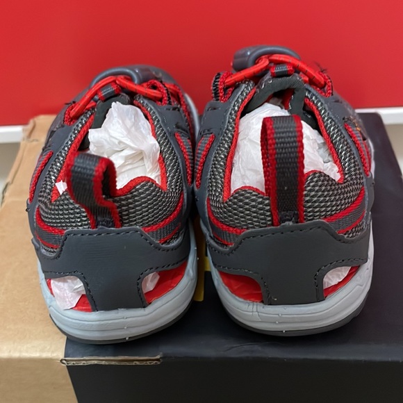 Teva NWT baby boy size 4 red and gray manatee sport sandals. - Picture 5 of 7